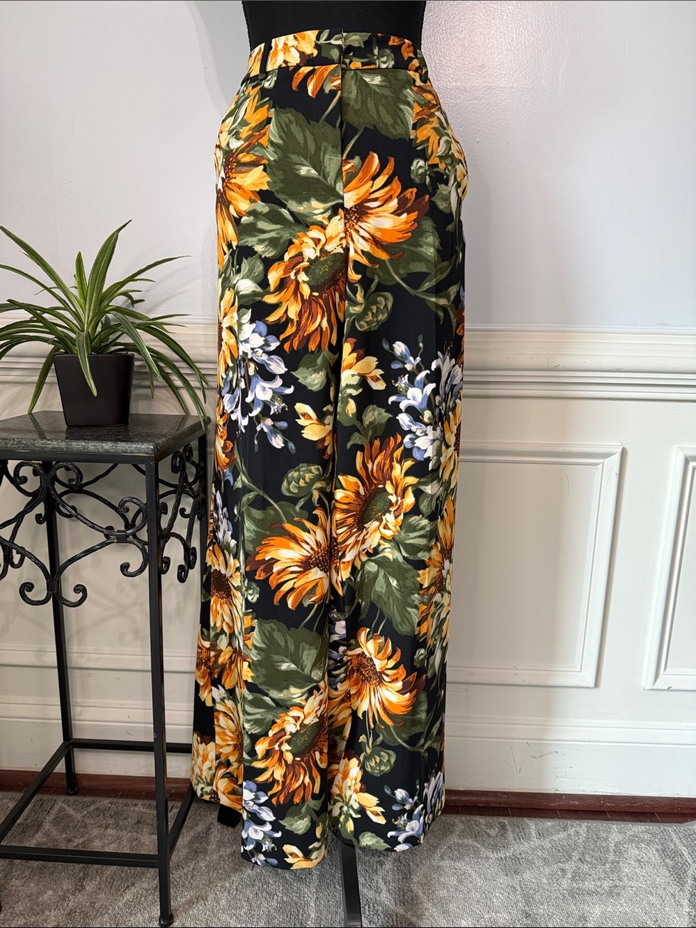 New York & Company Black Golden Bold Floral Print Wide Leg Pocket Pants 6